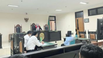 法官判处斯莱曼100万印尼盾的非法浪费者罚款