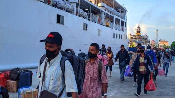 1,368 Homecomers Depart From Sampit Harbor To Java