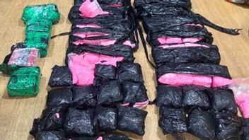 ar 1 femme a été emprisonnée, l’équipe de sécurisation des pilules d’ecstasy pour des milliers de grains et de méthamphétamine 4,29 kg dans l’est d’Aceh