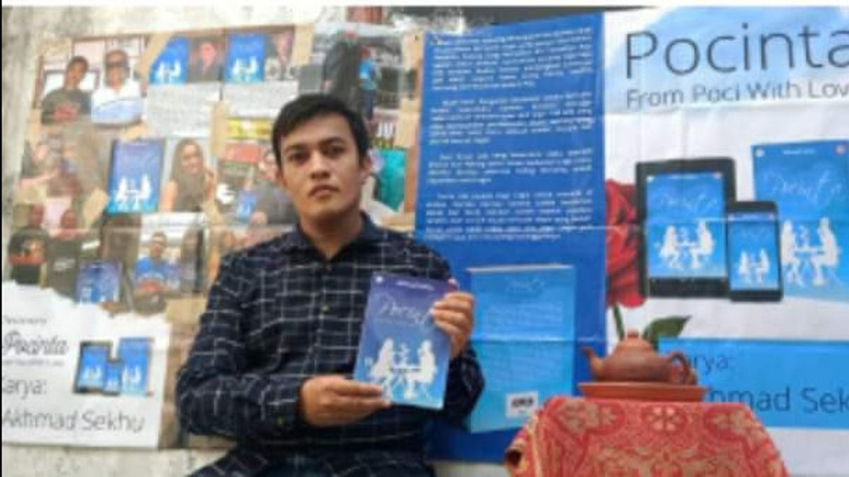 أحمد سيخو يبتكر أعمالا أدبية مستوحاة من فنانين إندونيسيين