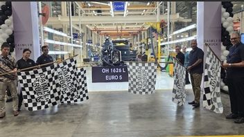 in Dprt, un projet de chantier de bus de DCVMI a lancé une fusée de bus Mercedes Benz 1626L pour l’exportation, malgré un engagement réel d’usine en République d’Indonésie