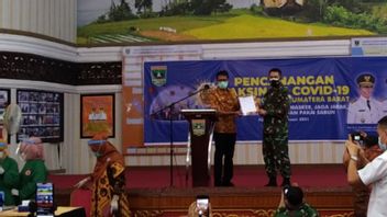 The Governor Of West Sumatra Asks Its Citizens Not To Be Eaten By The Covid-19 Vaccine Hoax: MUI Has Declared Halal