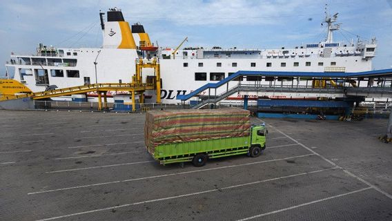 Had Stopped Due To Bad Weather, Merak-Bakauheni Ship Activities Asked To Be Alert High Waves