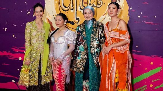 8 Potret Artis Berkebaya Cantik di Red Carpet FFI 2022, Tampilannya Bikin Pangling