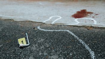 经常向AS Tembak Diri的羽毛球教练Murid Wanitanya发送猥信息