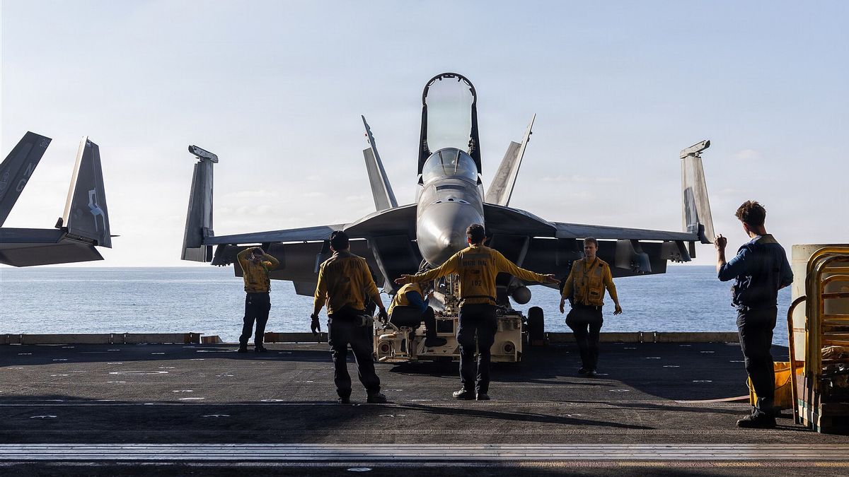 米国、交渉の真っ只中にイランを再び攻撃、ミサイルと水雷船を標的に