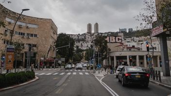 إيران تهاجم مصفاة نفطا وصهريج وقود إسرائيليا