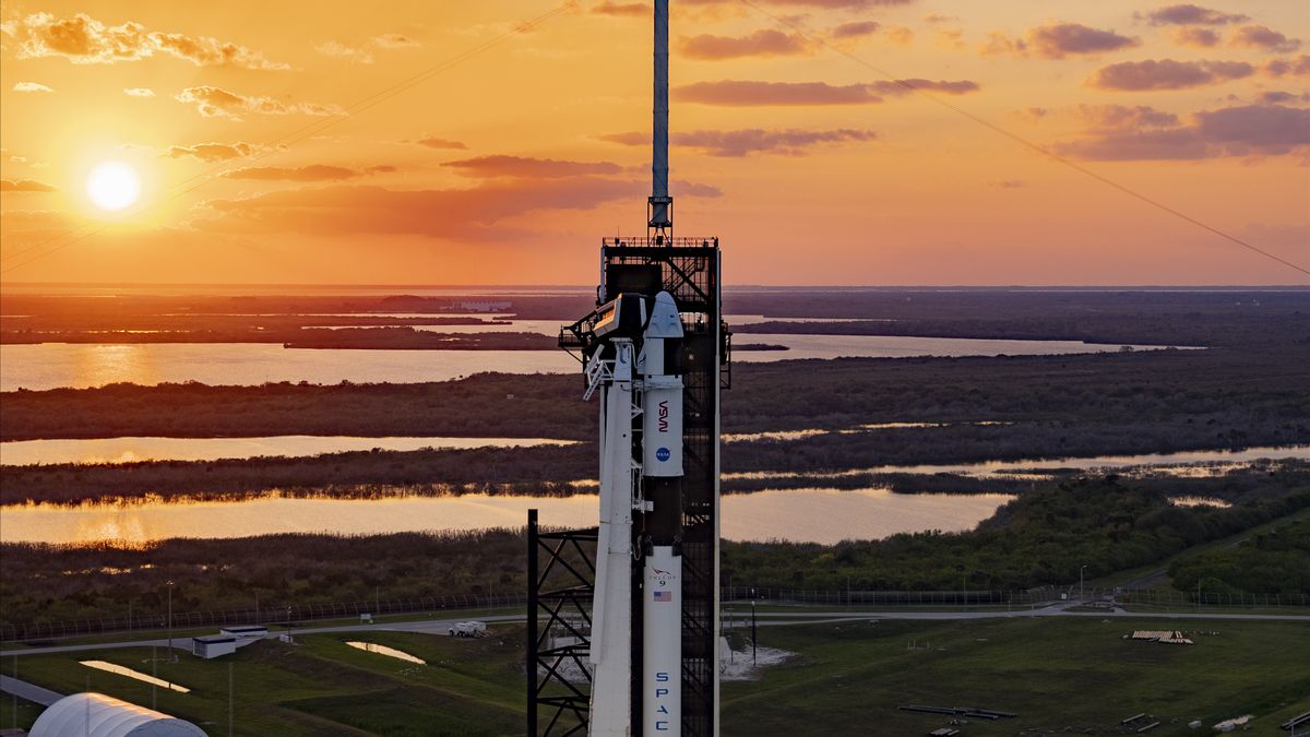 SpaceX试图派遣一队NASA宇航员前往国际空间站执行为期六个月的科学任务