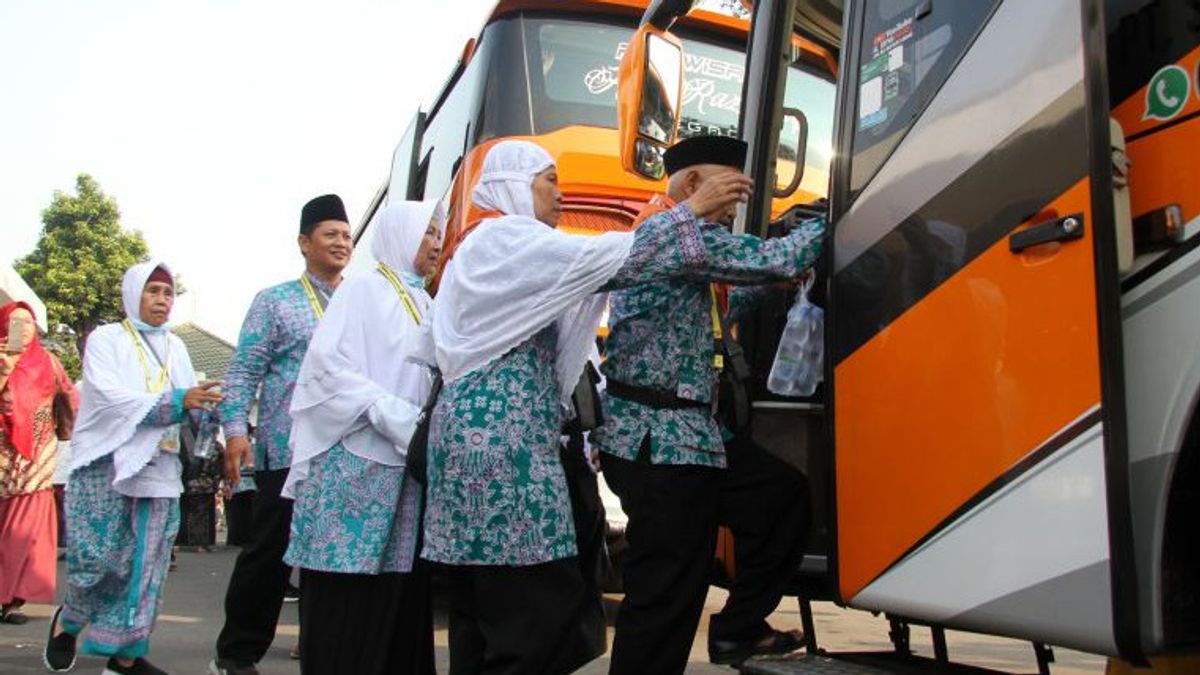 Indonesian Hajj Pilgrims Depart To Saudi Arabia Starting May 12