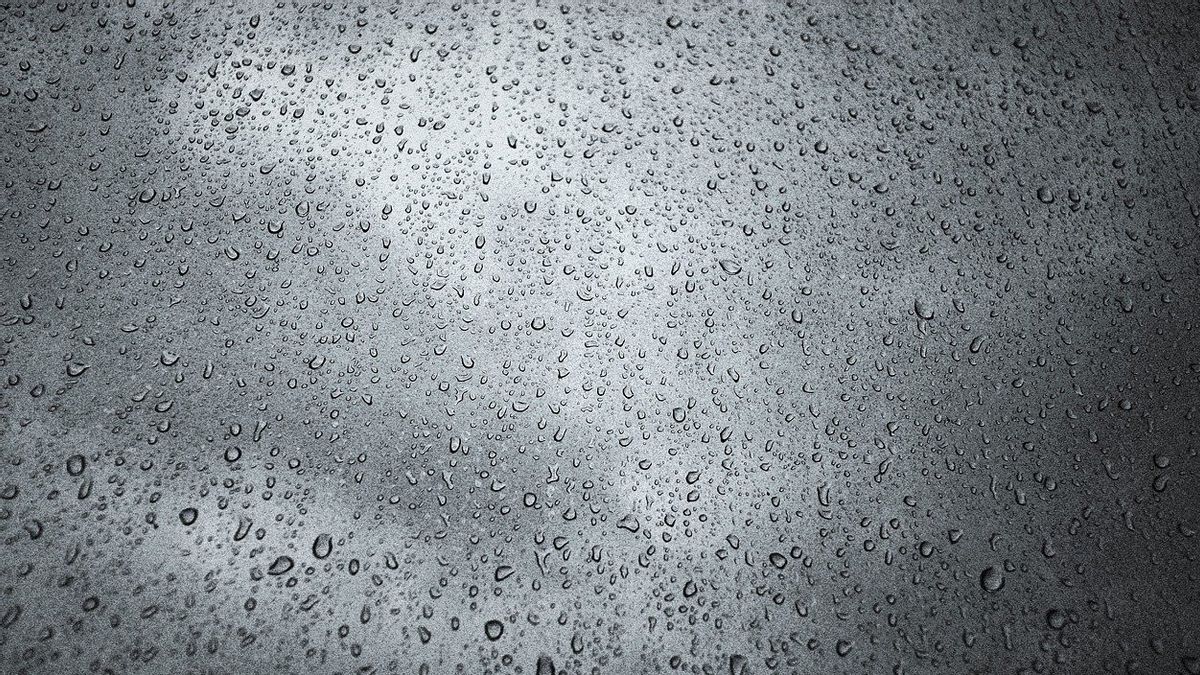 ライトニングフラッシュジャカルタとベカシを伴う雨