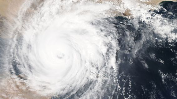  Badai Beryl Sebabkan Banjir, 2 Orang Tewas