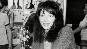 凯特·布什(Kate Bush)利用艺术和音乐来帮助战争受害儿童