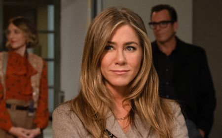 Ayahnya Meninggal, Jennifer Aniston Tulis Pesan Haru