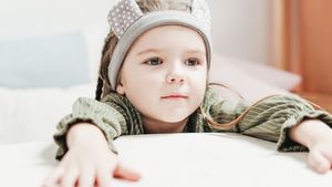 5 Penyebab Bayi Memukul Kepalanya Sendiri, Berikut Penjelasan Dokter Anak