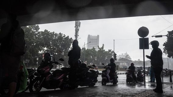 Hujan Disertai Petir Berpotensi Terjadi di Banda Aceh, Tanjung Pinang, dan Pontianak