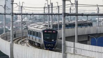 الذكرى السنوية الخاصة لجاكرتا ، ترانسجاكرتا ، مترو الأنفاق ، وجاكرتا LRT تكلف Rp1 22 يونيو
