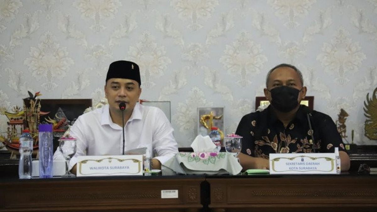 Wali Kota Surabaya: Staf Kelurahan-Kecamatan Jangan Cuma Kerja di Meja, Turun ke Lapangan