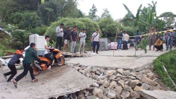 Bogor Regency Government Involves The Geological Agency Handling Land Shiftation In Bojongkoneng Village