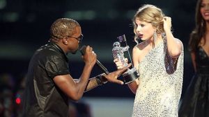 Insiden di VMAs Diungkit, Kanye West Berusaha Selamatkan Taylor Swift dari P Diddy?