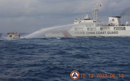 Panglima Militer Filipina Berada di Dalam Kapal yang Disiram dan Ditabrak Penjaga Pantai China, Manila: Eskalasi Serius