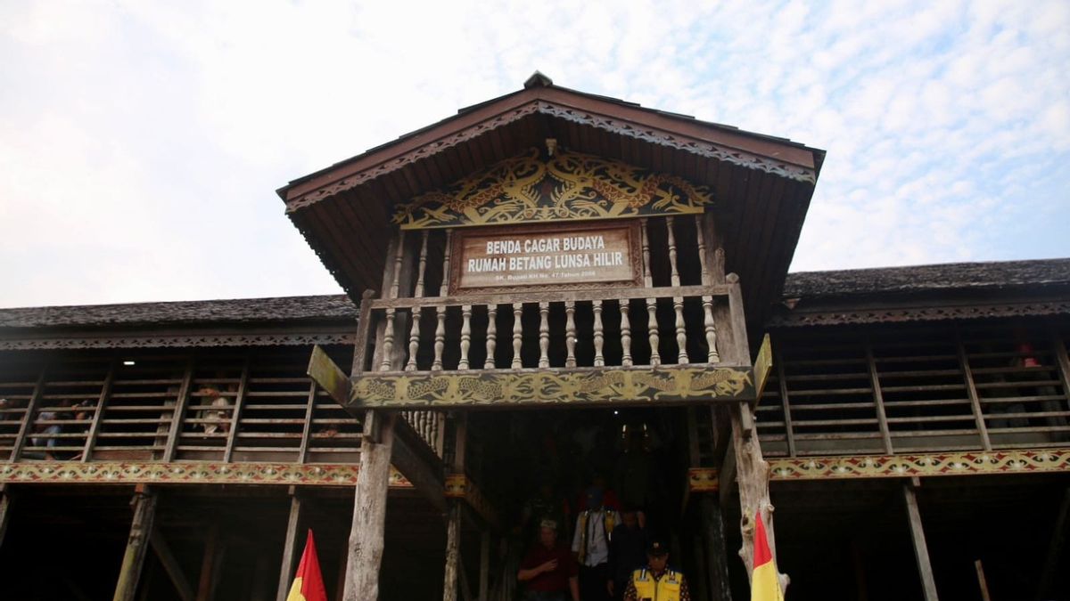 Basuki Targets Renovation Of Betang Lunsa Hilir Rampung House November 2023