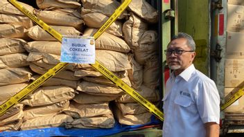 Le ministre du Commerce Zulhas a détruit 11 produits illégaux importés d’une valeur de 9,3 milliards de roupies