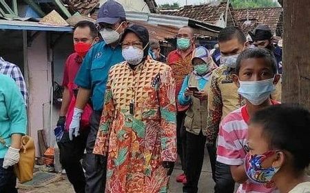 Mensos Risma Aktif Blusukan, Pengamat; Masyarakat Sudah Enggak Percaya