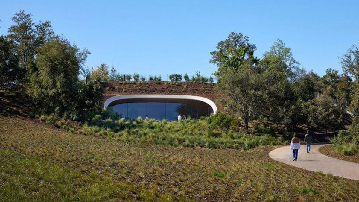 Apple Opens New Building At Apple Park For IPhone 16 Launch