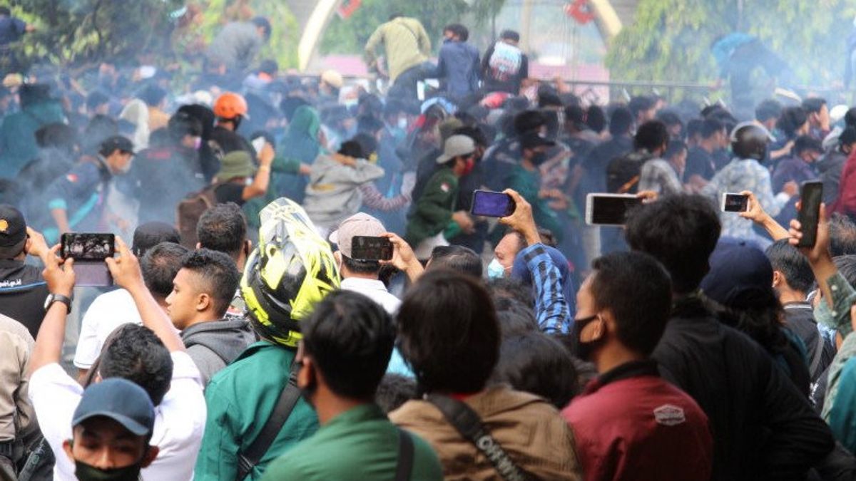 Demo Tolak UU Cipta Kerja di Lampung Berakhir Ricuh