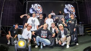 Floor Inc Sulut Nyala Musik Hip-Hop dalam Album <i>Microphone Checka Volume #1</i>