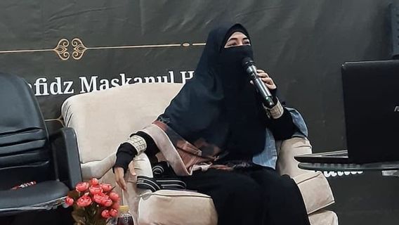 Umi Pipik Akui Alami Penipuan Berkedok Donasi untuk Palestina