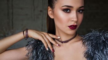 3 Tips Makeup Valentine untuk Menikmati Dinner Bersama Pasangan