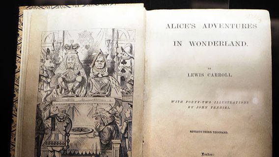 رحب بقية العالم برواية أليس's Adventures in Wonderland في تاريخ اليوم ، 26 نوفمبر 1865