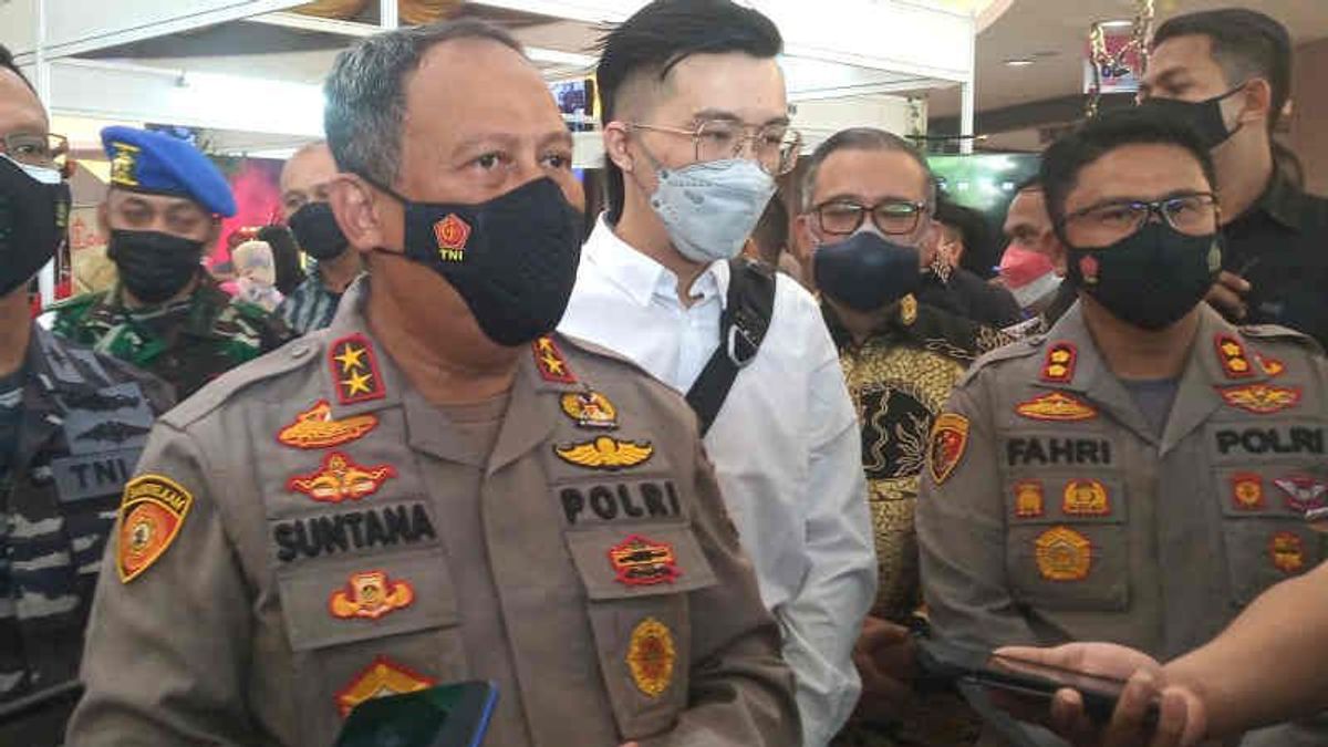 شرطة جاوة الغربية تنشئ عطلة عيد الميلاد ورأس السنة الجديدة مراقبة بوست، يتحقق متطلبات التطعيم للمواطنين الذين يسافرون