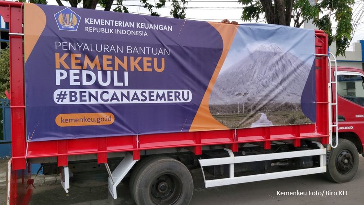 財務省、セメル山噴火の災害復旧に1億IDRを寄付