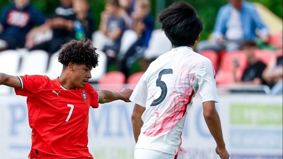 Cristiano Ronaldo donne un but pour amener le Portugal U-15 champion du tournoi Vlatko Markovic
