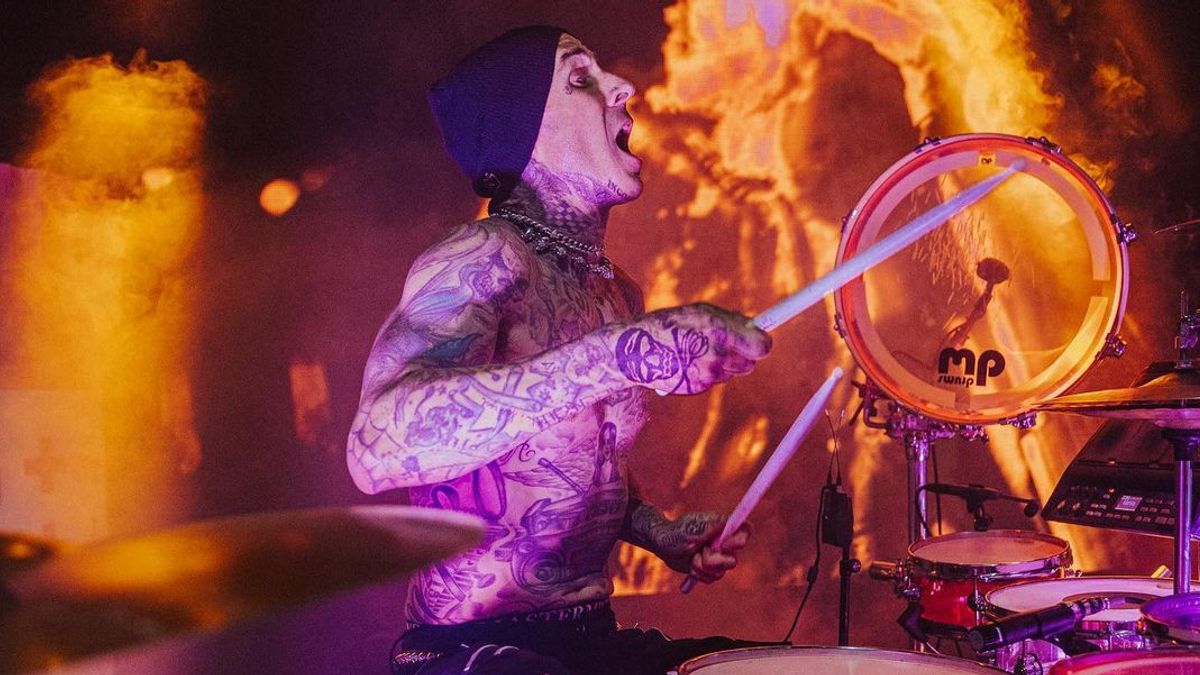 Waduh! Jari Travis Barker Cedera Lagi, Padahal Tur Reuni Blink-182 Makin Dekat