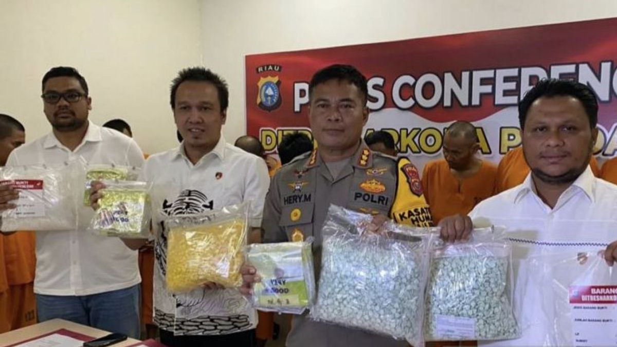 La police de Riau a saisi 19 kg de méthamphétamine du réseau de drogues contrôlées par des adolescents à Langkat