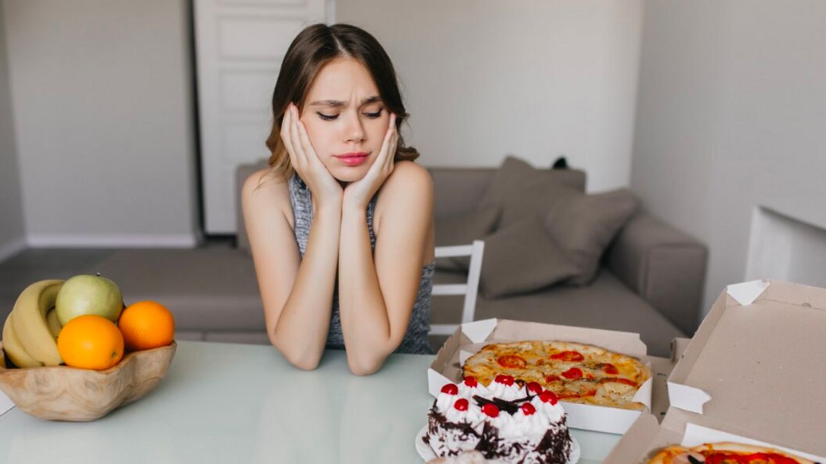 6 Tips Mengatasi Food Coma, Lawan Rasa Mengantuk Setelah Makan