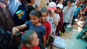 جاكرتا - يحتاج 50 ألف طفل في غزة إلى الرعاية الفورية بسبب سوء التغذية