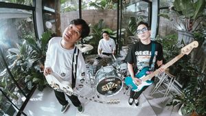 Stand Here Alone Hadirkan Musik Jenaka di Single Pura-Pura Terluka