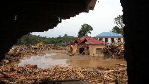 Menteri LH: Ada Tiga Sumber yang Memperparah Banjir Sumatera