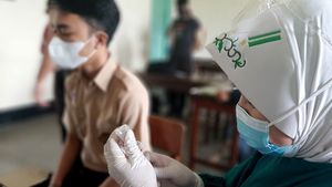 Kejar Belajar Tatap Muka, Gubernur Jatim Khofifah Minta Vaksinasi Anak Dikebut