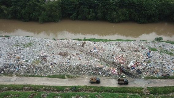 Tempat Pembuangan Sampah Liar di Jayamukti Bekasi Ditutup, Pemkab Wacanakan Jadi Taman Main Anak