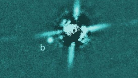 ハワイの研究者によって発見された新生児のような最年少の惑星