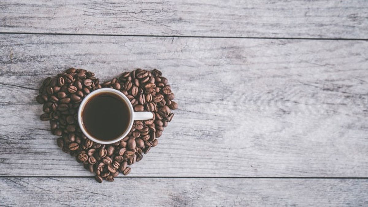 بعد أن أصبحت أكبر منتج في العالم رقم 4 ، تصف Airlangga صناعة القهوة بأنها تنمو بنسبة 250 في المائة