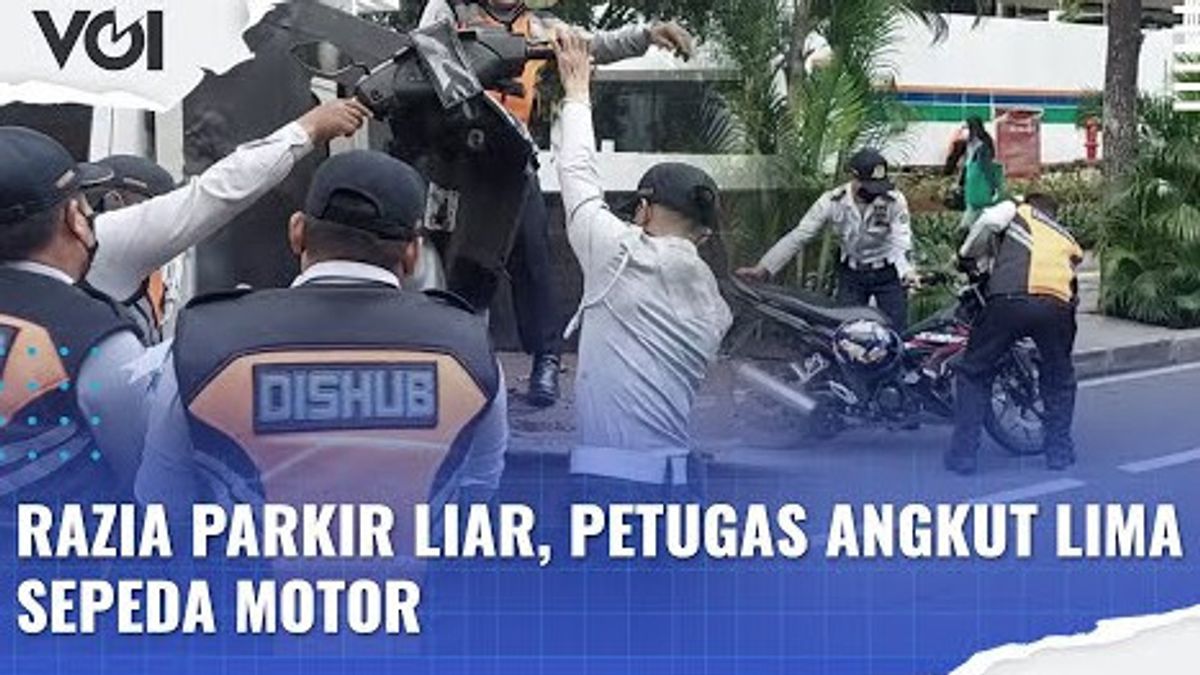 VIDEO: Illegal Parking Raid, This Online Ojek Driver Can Only Give Up