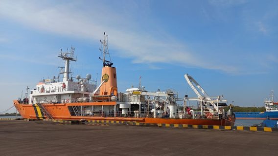 Geomarin III Ship Brings KESDM Team And Pertamina To The Oil And Gas Basin Survey In Bone Waters