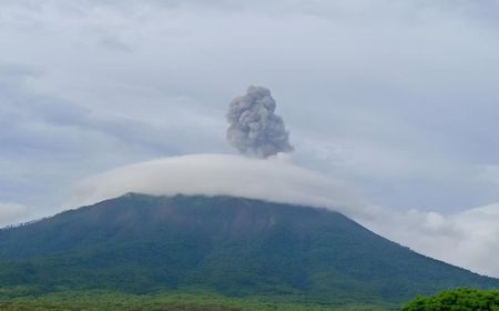 PVMBG: Aliran Lava Baru Muncul di Gunung Ile Lewotolok, Mengarah ke Selatan-Tenggara