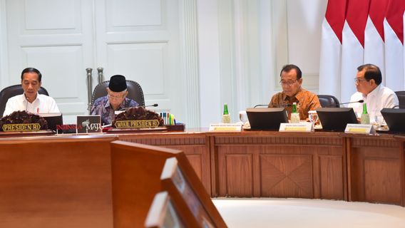 Le Président Jokowi Qualifie Les Importations D’acier De Cause Du Déficit De La Balance Commerciale